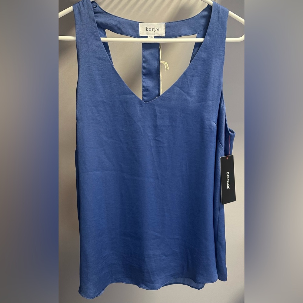 KORYE Size LARGE, BLUE Sleeveless Blouse. NWT!!